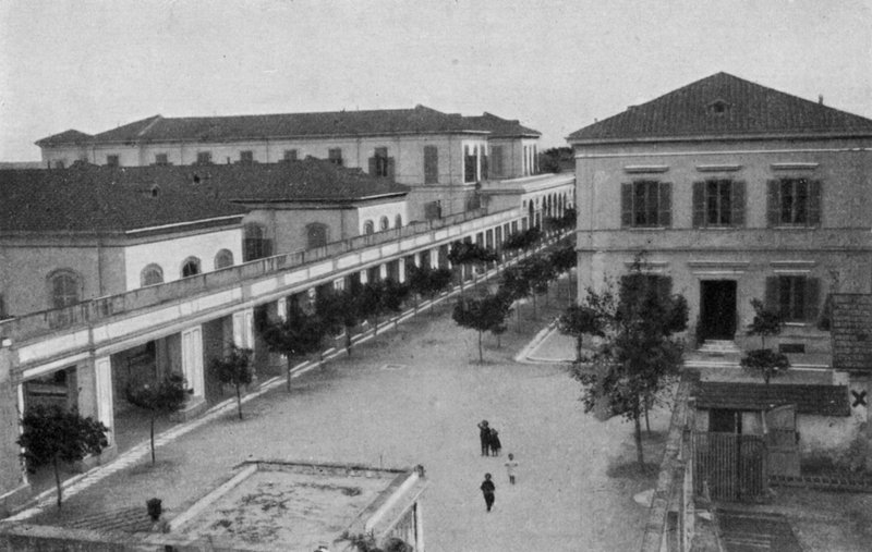 Militærhospital (s/h-billede) af Italian Photographer