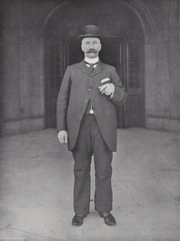 Mr. Richard Bell af J. Benjamin Stone