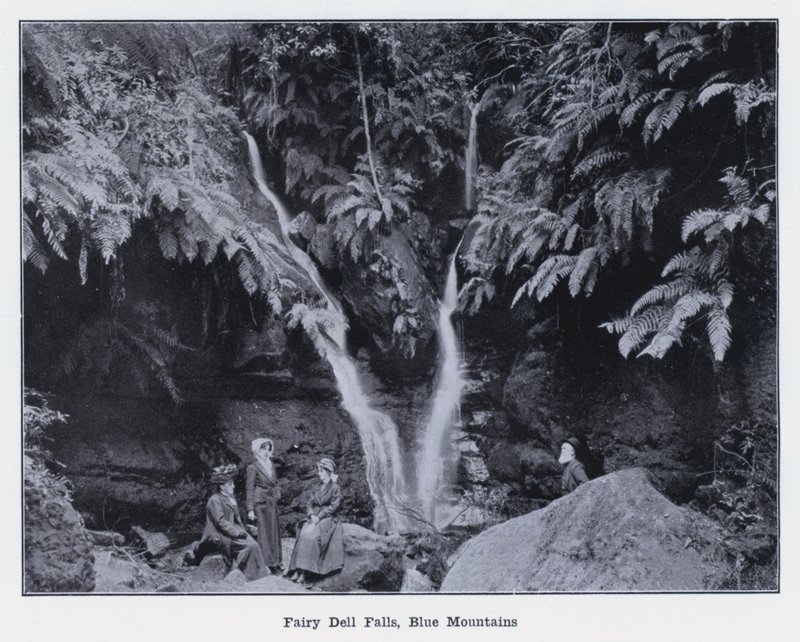 Fairy Dell Falls, Blue Mountains (s/h-billede) af Photographer Australian