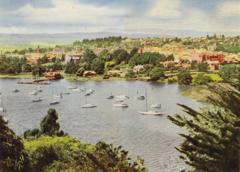 Tasmanien: Med udsigt over Launceston (farvefoto) af Photographer Australian