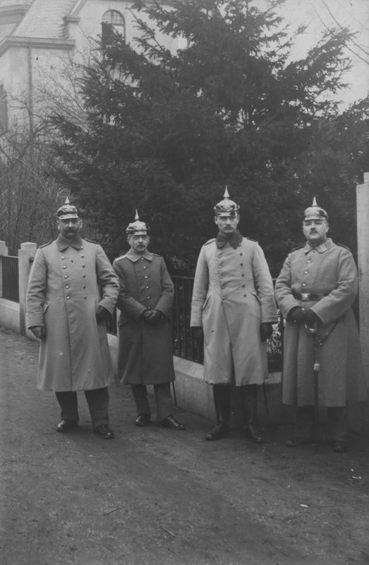 Gruppe af tyske hærofficerer (s/h foto) af Photographer German