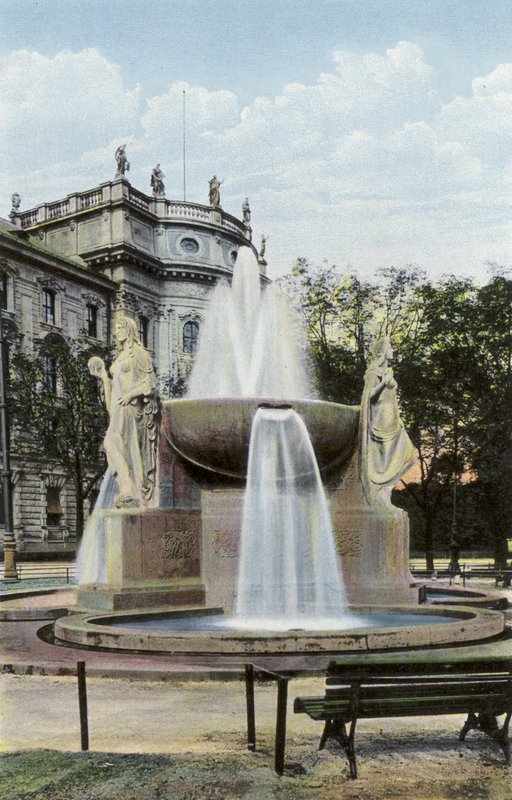 München/München: Norn Fountain (foto) af Photographer German