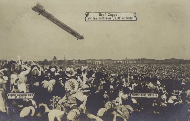 Zeppelin LZ III flyver over Berlin af Photographer German