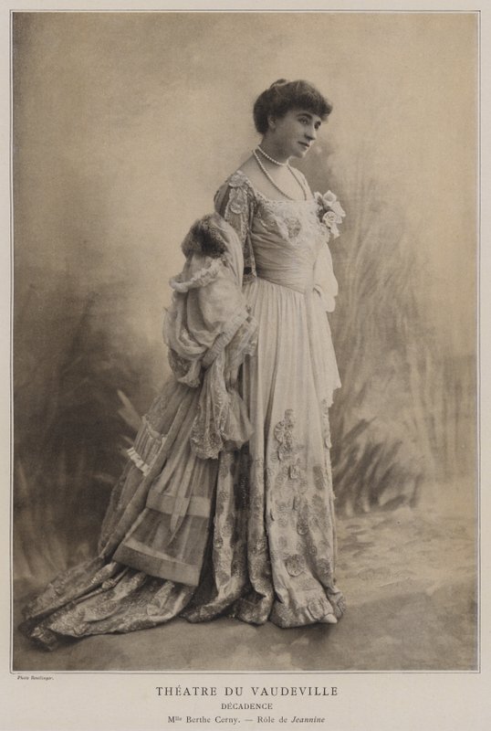 Berthe Cerny som Jeannine i Decadence af Reutlinger Studio
